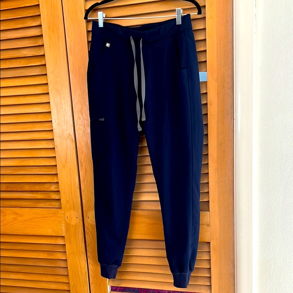 FIGS Women’s Zamora Jogger Scrub Pant Navy Size S
